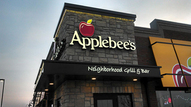manty3 AppleBee's